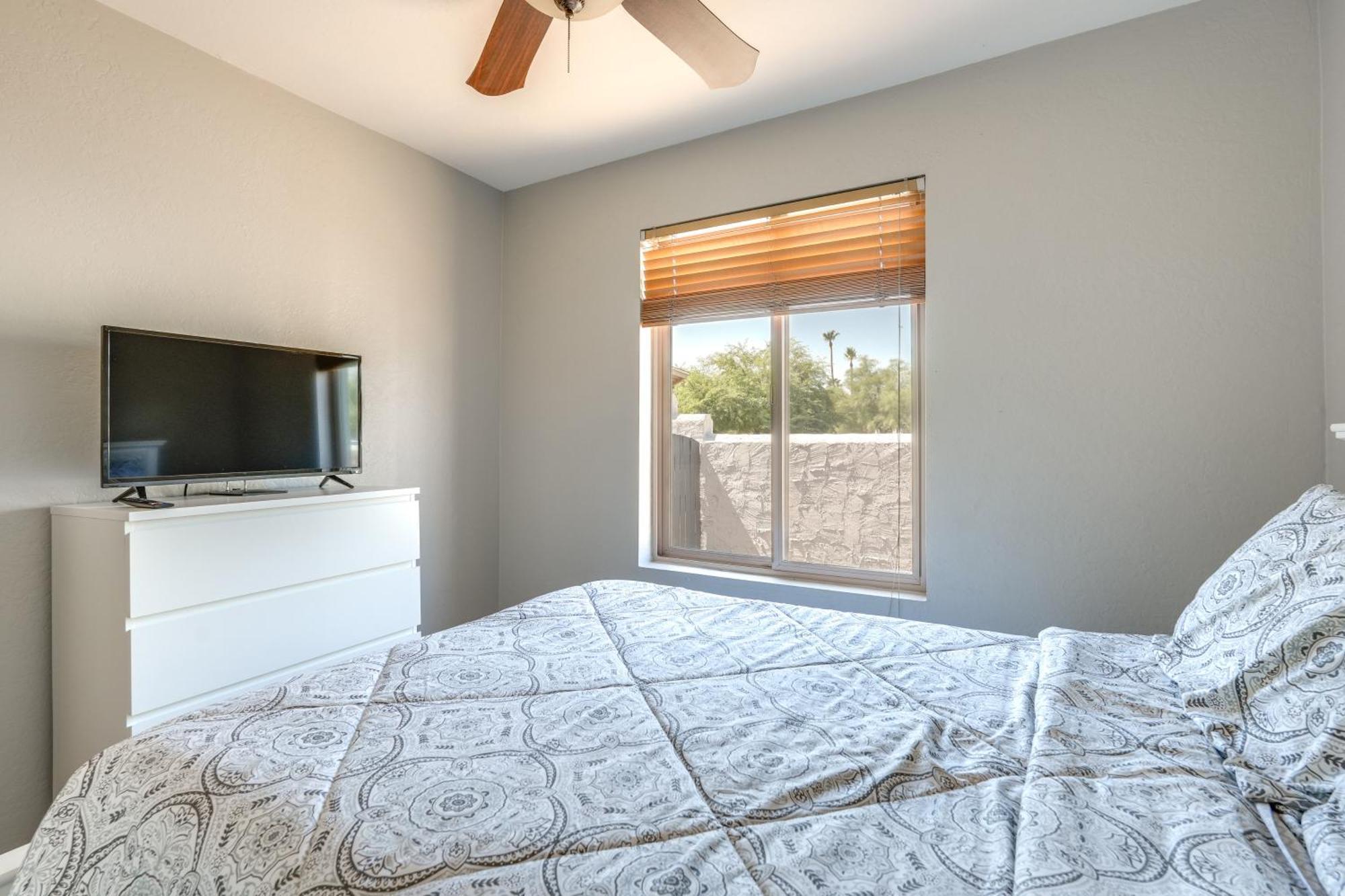 Phoenix Home With Pool About 10 Mi To Camelback Mtn Ngoại thất bức ảnh