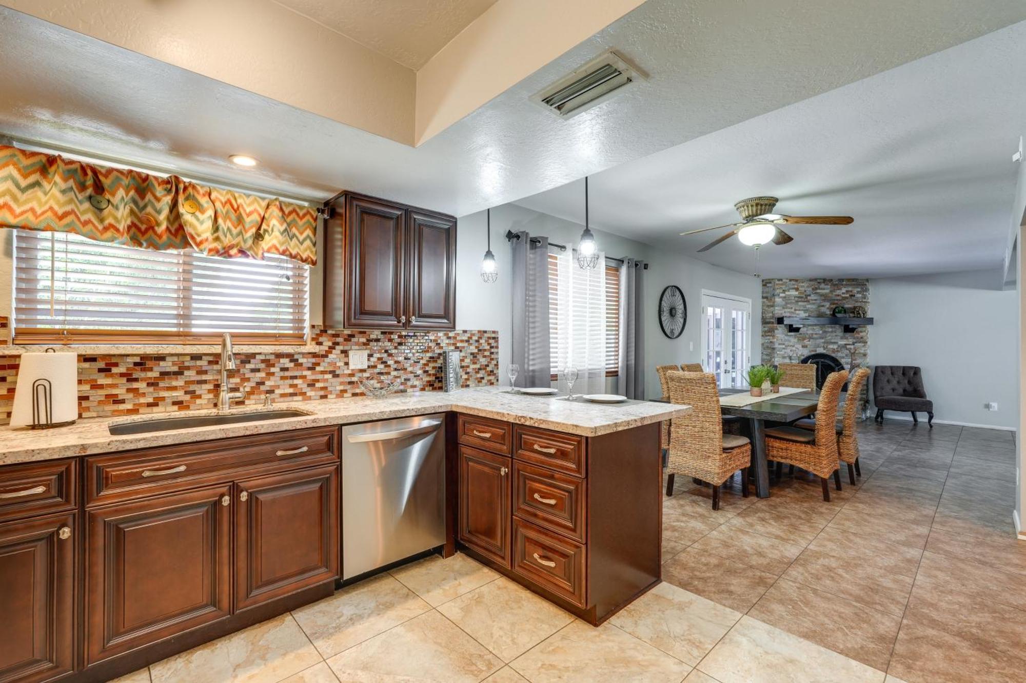 Phoenix Home With Pool About 10 Mi To Camelback Mtn Ngoại thất bức ảnh